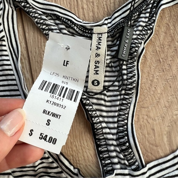 Emma & Sam NWT B&W Stripe Crop Tank Top - Picture 4 of 5